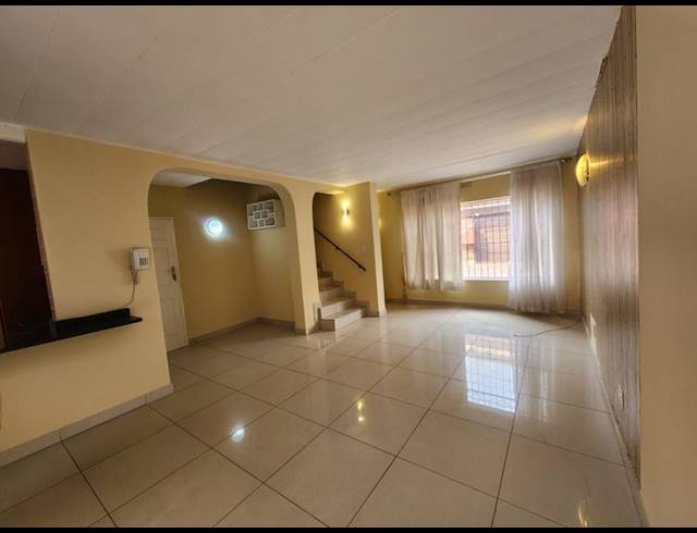 3 BEDROOM PROPERTY TO RENT IN NORTHCLIFF